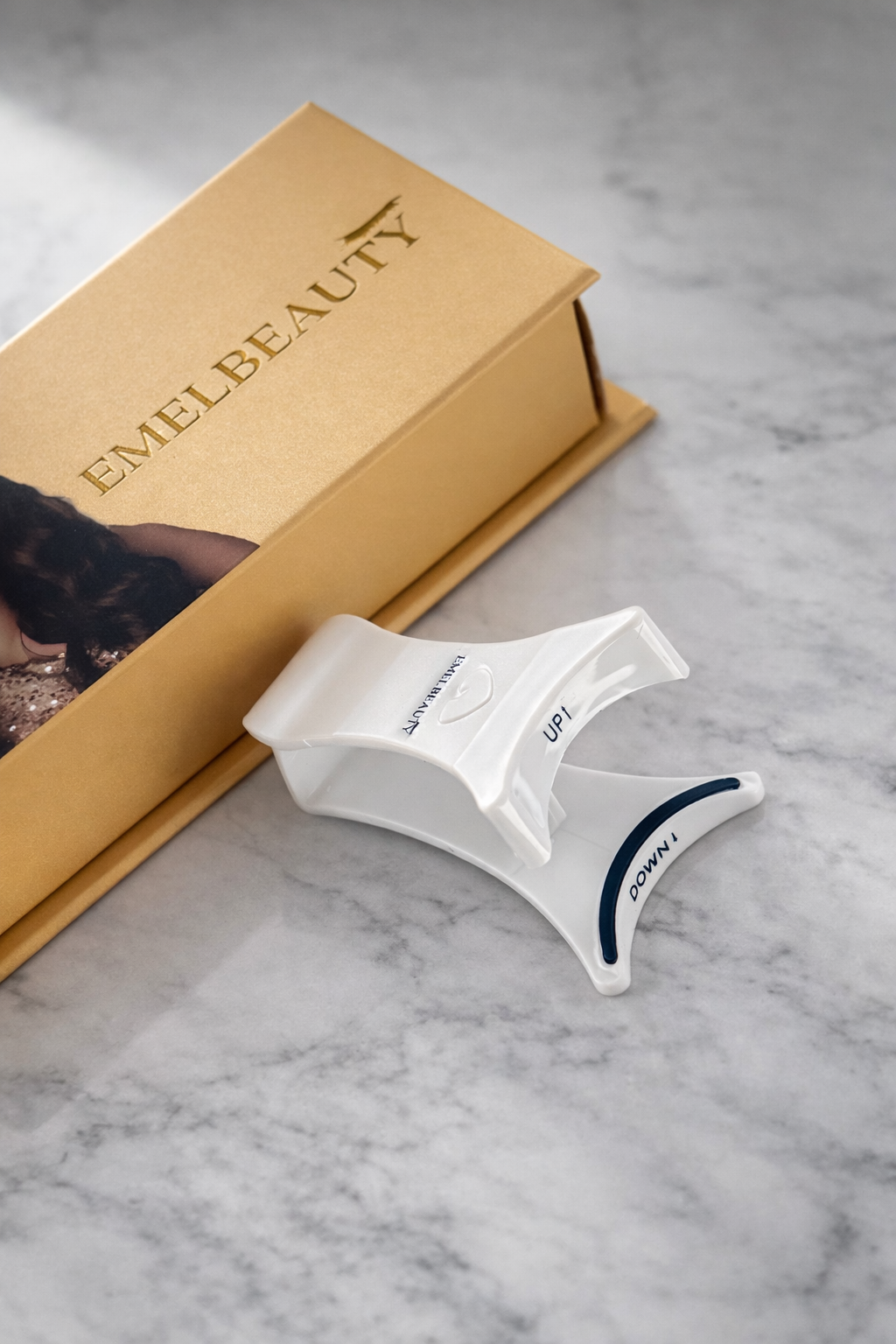 Pince à cils magnétiques